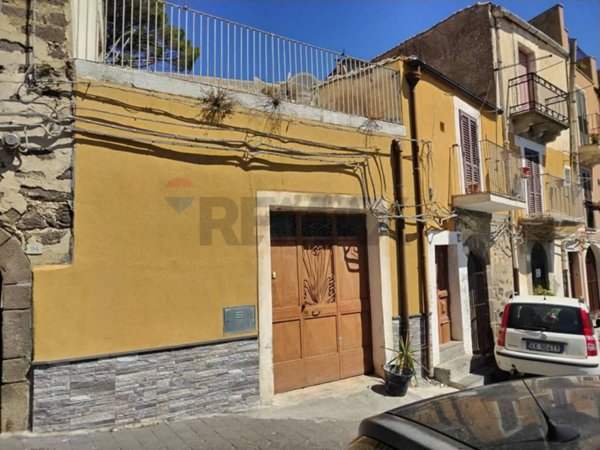 casa indipendente in vendita a Camporotondo Etneo