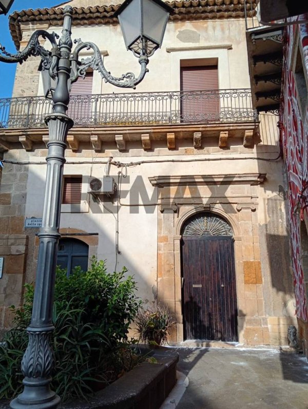 casa indipendente in vendita a Camporotondo Etneo