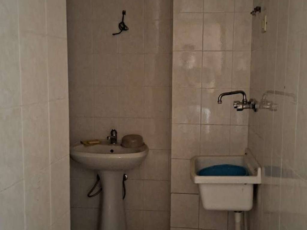 negozio in vendita a Camporotondo Etneo in zona Centro Storico