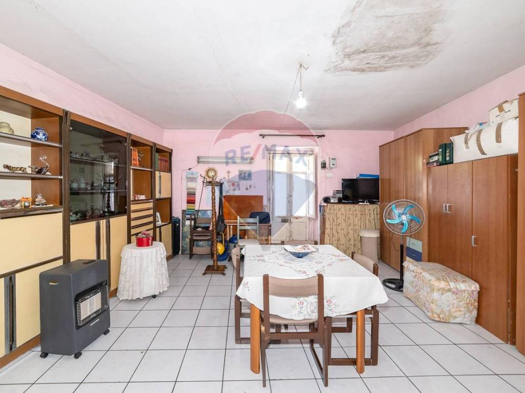 casa indipendente in vendita a Camporotondo Etneo in zona Centro Storico