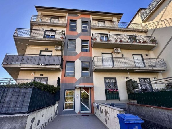 appartamento in vendita a Camporotondo Etneo in zona Centro Storico