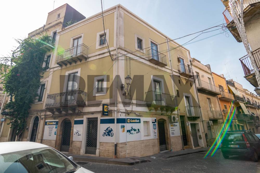 appartamento in vendita a Camporotondo Etneo
