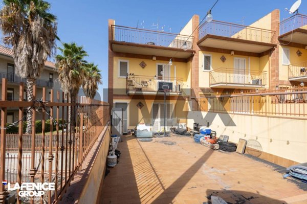 casa indipendente in vendita a Camporotondo Etneo