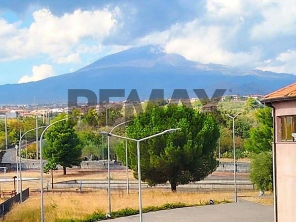 appartamento in vendita a Camporotondo Etneo in zona Villaggio Sant'Antonio
