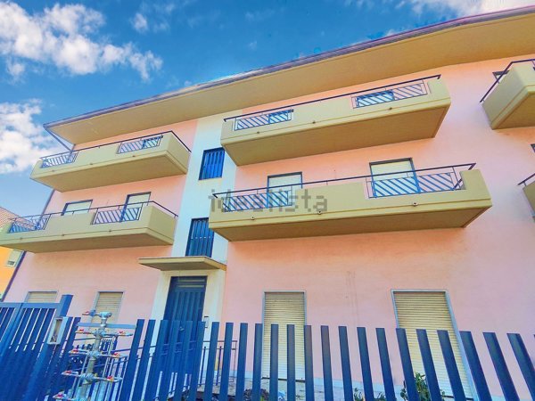 appartamento in vendita a Camporotondo Etneo in zona Centro Storico