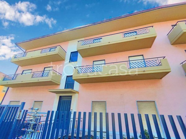 appartamento in vendita a Camporotondo Etneo in zona Centro Storico