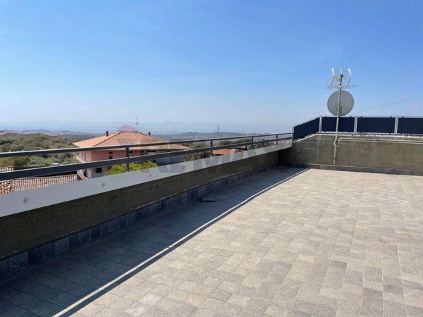 appartamento in vendita a Camporotondo Etneo in zona Centro Storico