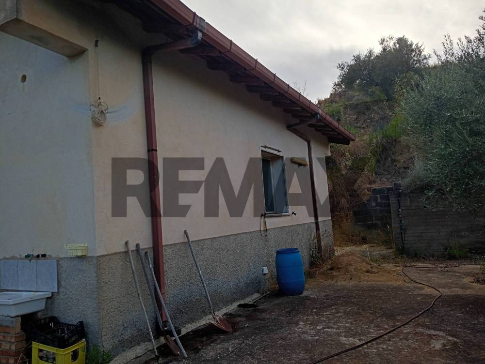 casa indipendente in vendita a Camporotondo Etneo