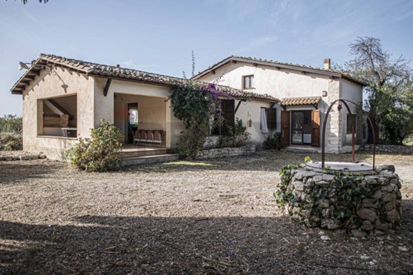 casa indipendente in vendita a Camporotondo Etneo