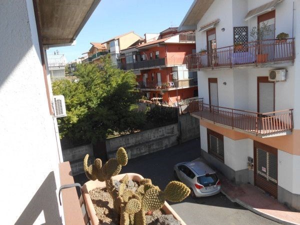 appartamento in vendita a Camporotondo Etneo in zona Centro Storico