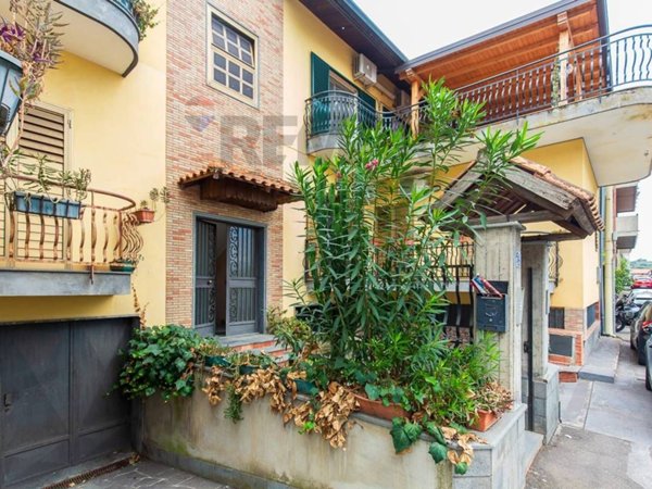 appartamento in vendita a Camporotondo Etneo in zona Piano Tavola