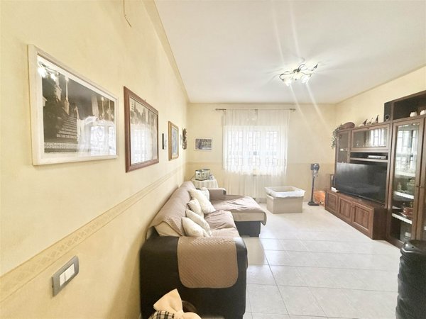 appartamento in vendita a Camporotondo Etneo in zona Centro Storico