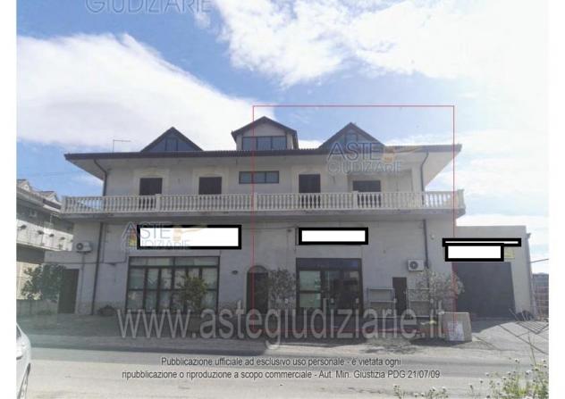 locale commerciale in vendita a Castel di Iudica