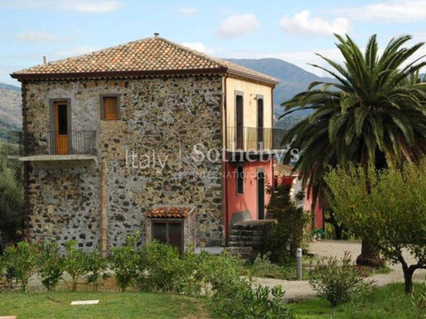 casa indipendente in vendita a Castiglione di Sicilia