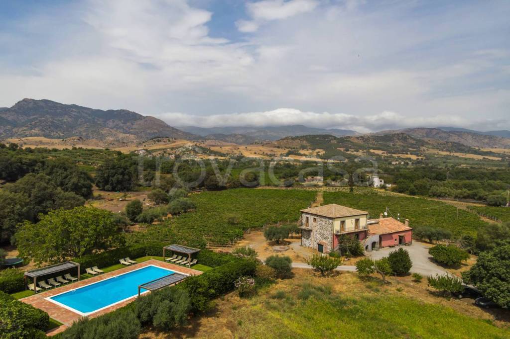 casa indipendente in vendita a Castiglione di Sicilia