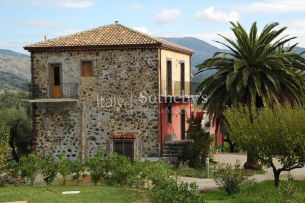 casa indipendente in vendita a Castiglione di Sicilia