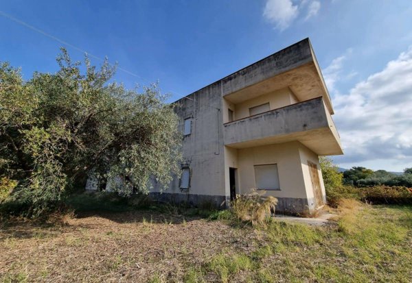 casa indipendente in vendita a Castiglione di Sicilia