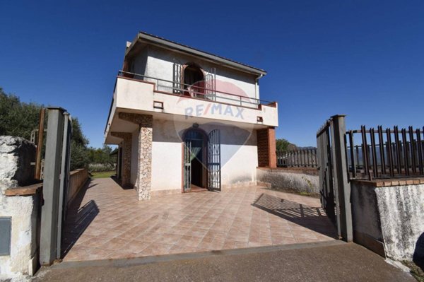 casa indipendente in vendita a Castiglione di Sicilia