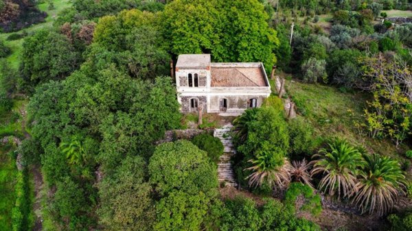 casa indipendente in vendita a Castiglione di Sicilia