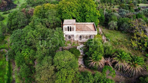 casa indipendente in vendita a Castiglione di Sicilia
