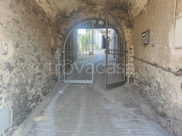 casa indipendente in vendita a Castiglione di Sicilia in zona Solicchiata
