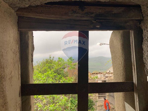 casa indipendente in vendita a Castiglione di Sicilia