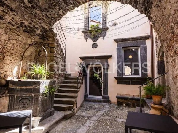 casa indipendente in vendita a Castiglione di Sicilia