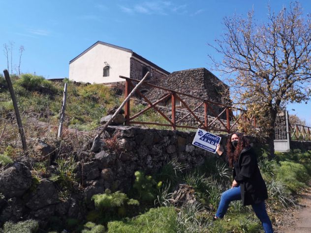 locale di sgombero in vendita a Castiglione di Sicilia in zona Passopisciaro