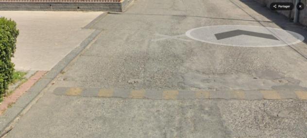 esavano in vendita a Castiglione di Sicilia in zona Solicchiata