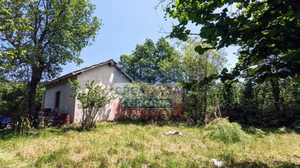 locale di sgombero in vendita a Castiglione di Sicilia in zona Verzella