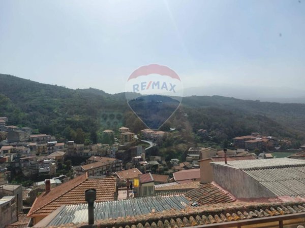 casa indipendente in vendita a Castiglione di Sicilia