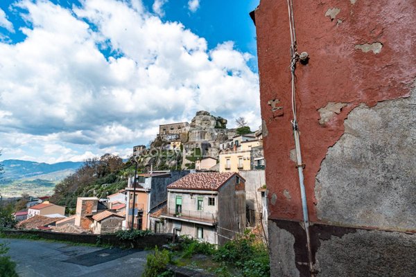 casa indipendente in vendita a Castiglione di Sicilia