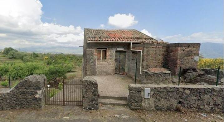 casa indipendente in vendita a Castiglione di Sicilia in zona Solicchiata