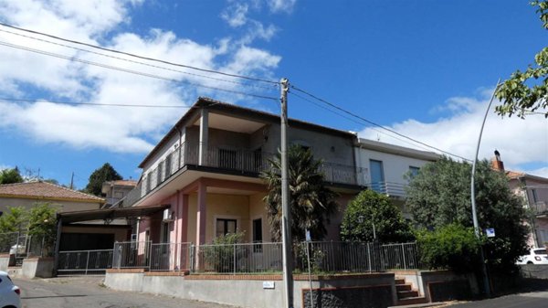 appartamento in vendita a Castiglione di Sicilia in zona Solicchiata