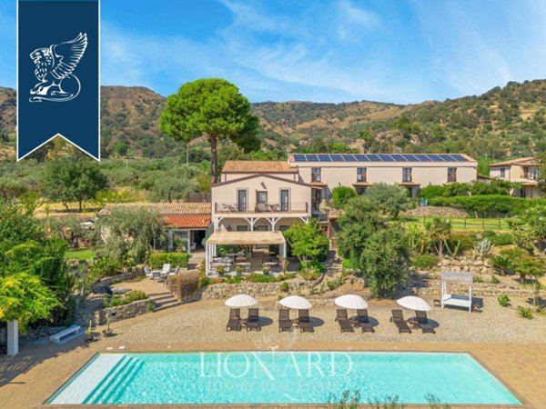 negozio in vendita a Castiglione di Sicilia in zona Mitogio