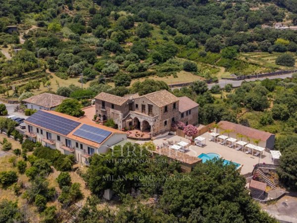 casa indipendente in vendita a Castiglione di Sicilia