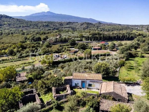 casa indipendente in vendita a Castiglione di Sicilia