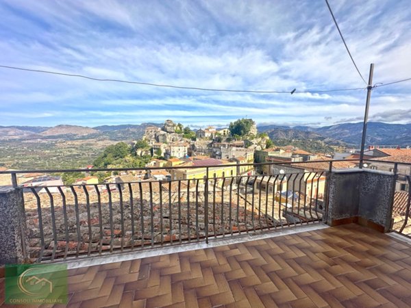 casa indipendente in vendita a Castiglione di Sicilia