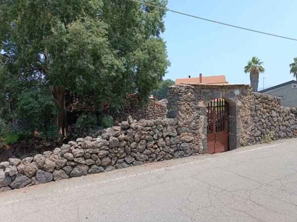 terreno agricolo in vendita a Castiglione di Sicilia in zona Verzella