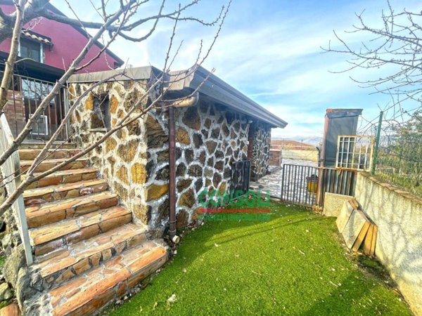 appartamento in vendita a Castiglione di Sicilia in zona Rovittello