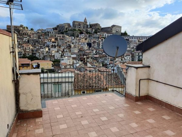 casa indipendente in vendita a Castiglione di Sicilia