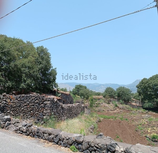 trivano in vendita a Castiglione di Sicilia in zona Verzella