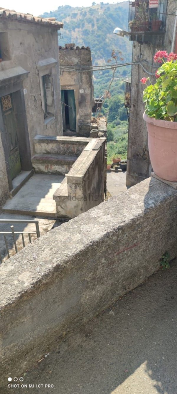 casa indipendente in vendita a Castiglione di Sicilia