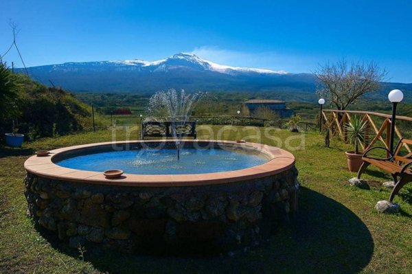 casa indipendente in vendita a Castiglione di Sicilia in zona Passopisciaro