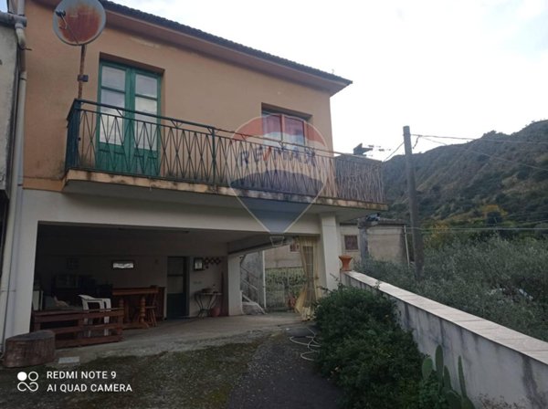 casa indipendente in vendita a Castiglione di Sicilia