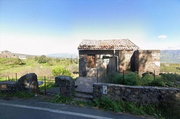 appartamento in vendita a Castiglione di Sicilia in zona Passopisciaro