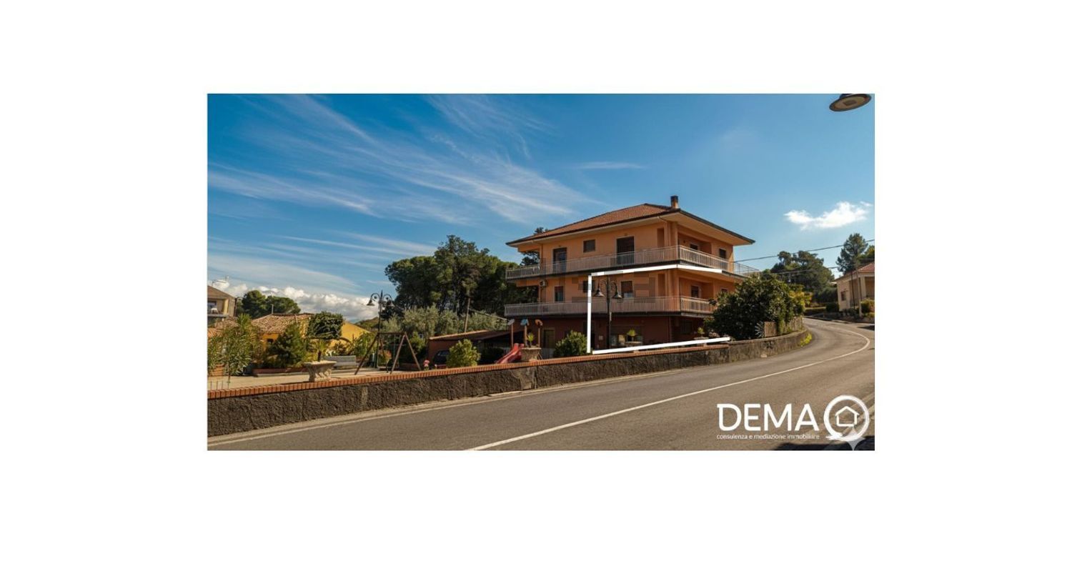 appartamento in vendita a Castiglione di Sicilia in zona Passopisciaro