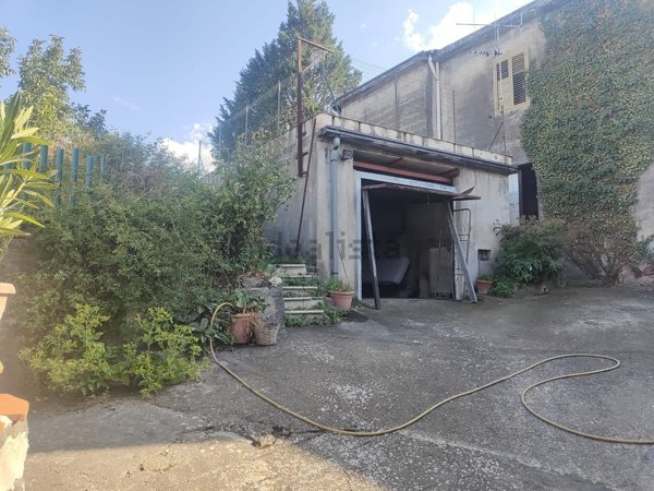 casa indipendente in vendita a Castiglione di Sicilia in zona Solicchiata