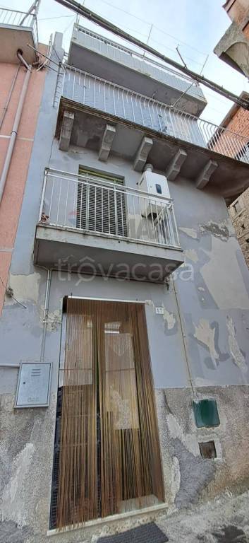 casa indipendente in vendita a Castiglione di Sicilia