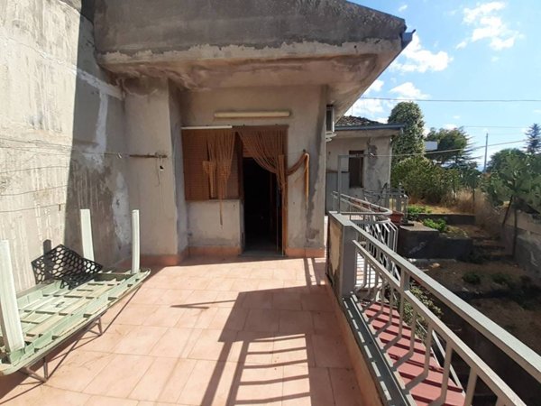 casa indipendente in vendita a Castiglione di Sicilia in zona Passopisciaro